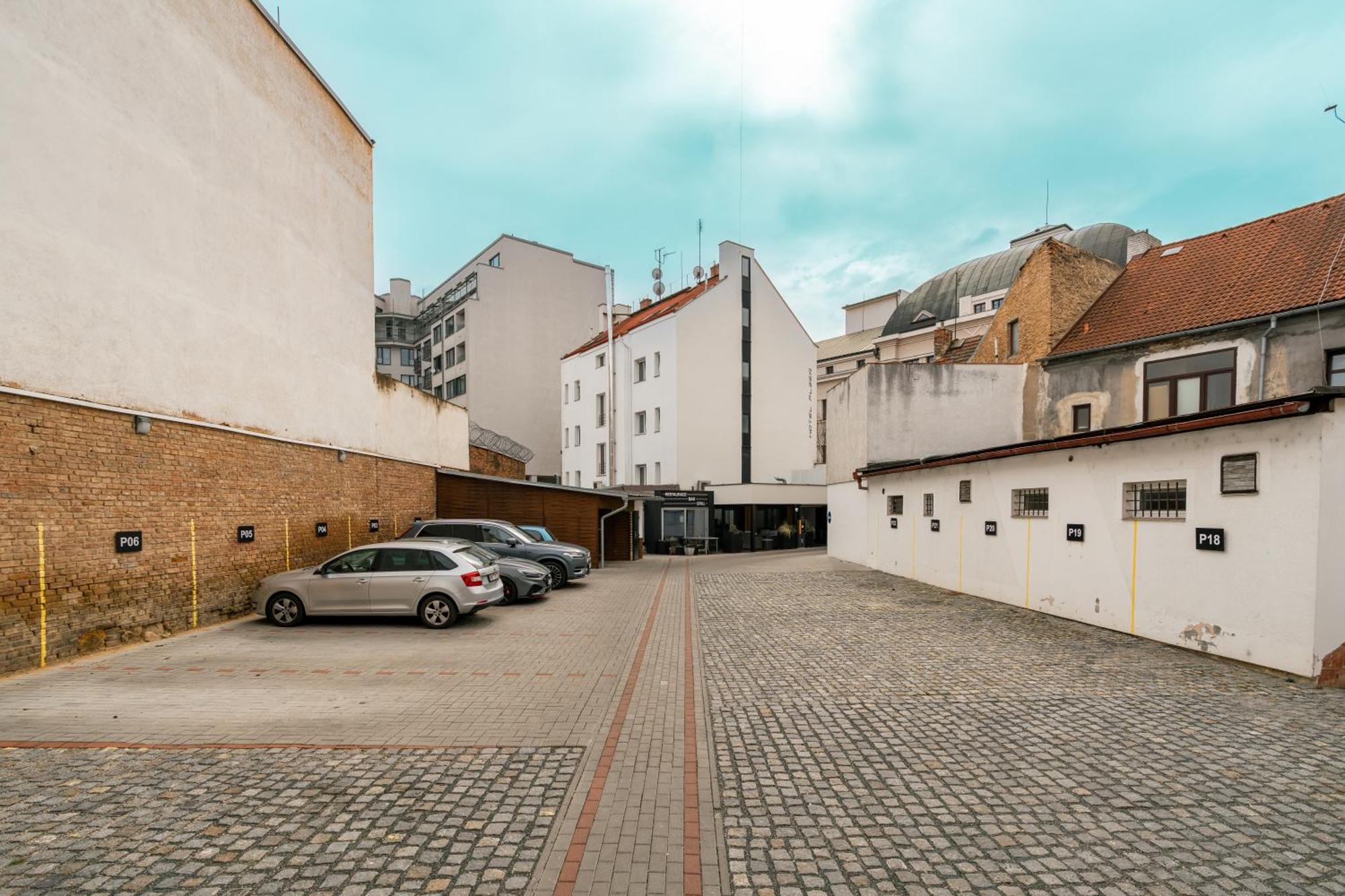 Hotel Plzen Plzeň Exterior foto